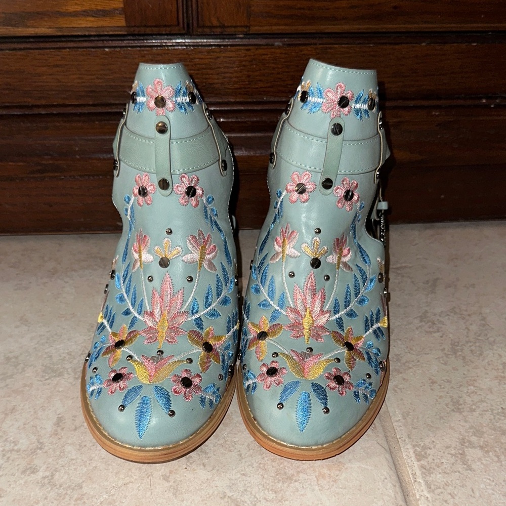 Floral Embroidered Ankle Boots